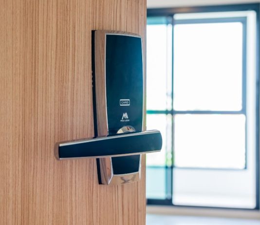 תהליך ציפוי של דלתות – כיצד ואיך זה עובד?