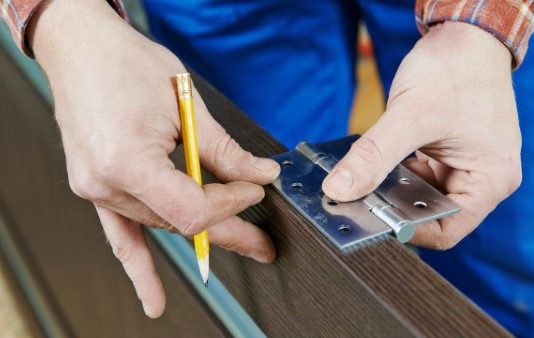 תיבות דואר ודלתות חשמליות – פתרונות חדשניים לבניינים