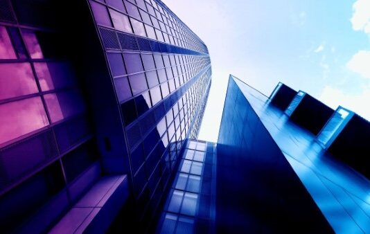 כל מה שצריך לדעת על פתרונות זכוכית מתקדמים